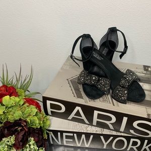 AEROSOLES HEELREST , In black with a sequenced bow at the toe.